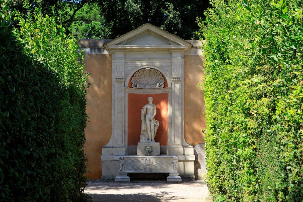 Rocco De La Hotel Roma